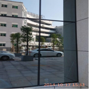 Systém bezrámových skleněných závěsů